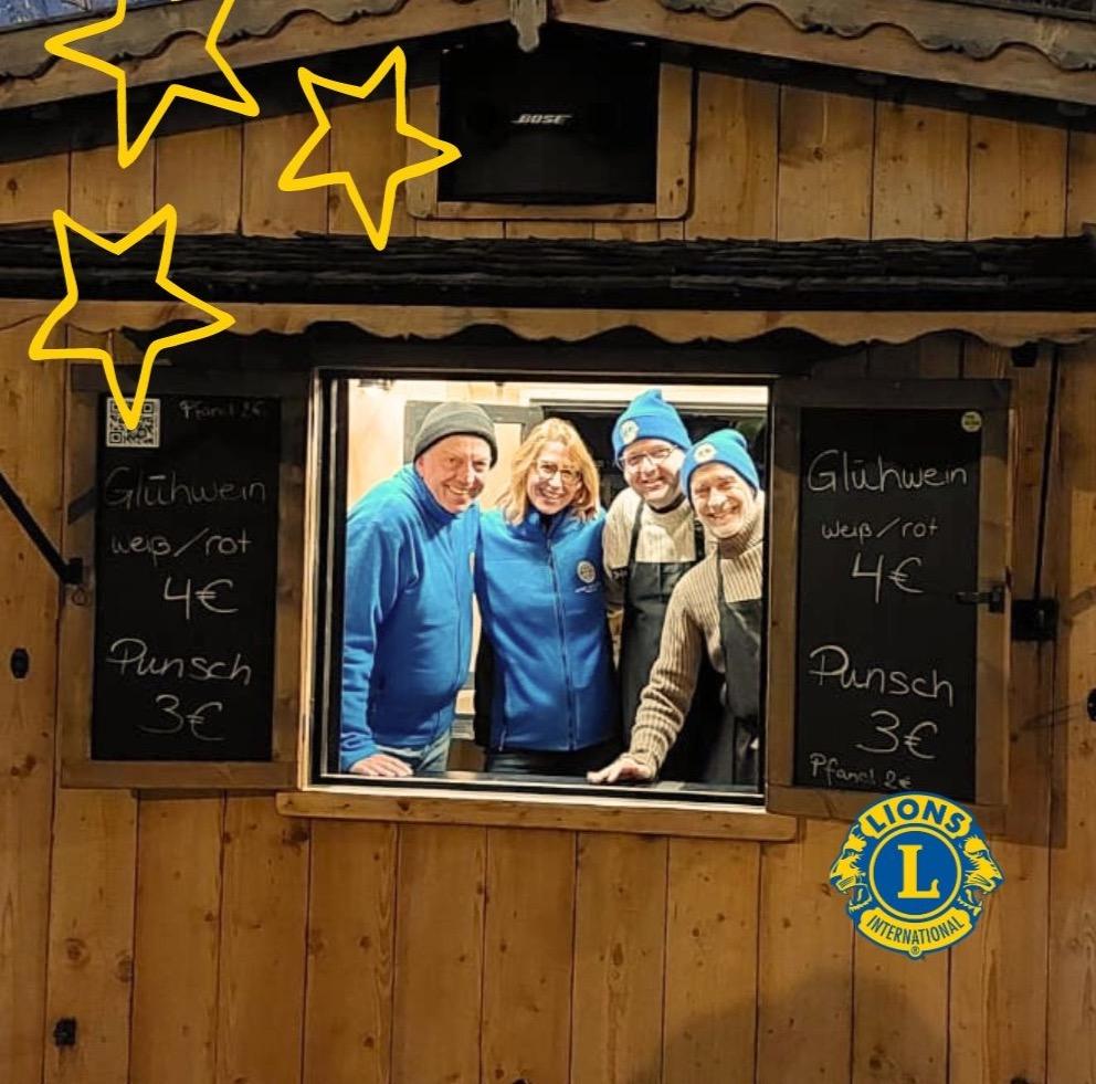 Festliche Zusammenarbeit auf dem Weihnachtsmarkt in Ebingen